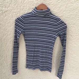 Long sleeved stripped Hollister turtle neck shirt